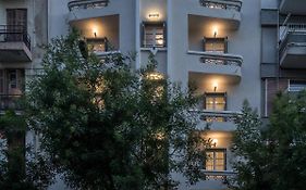 72 Ad Suites